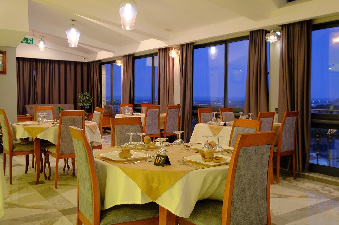 قاعات المؤتمرات